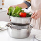 🥗🔪 Questo set 3 in 1 comprende una ciotola, un vassoio di raccolta/scolo e una grattugia con cestello di scolo compatibile con filtro per lavare, scolare e mescolare. 🧽💧🔄