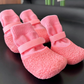 🐕🧦 Calzini antiscivolo e impermeabili per cani e gatti – Zampe protette, pavimenti asciutti! 💧✨