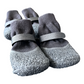 🐕🧦 Calzini antiscivolo e impermeabili per cani e gatti – Zampe protette, pavimenti asciutti! 💧✨