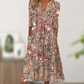 👗✨ Abito floreale V-neck a vestibilità ampia – comfort e stile per ogni occasione! 🌸