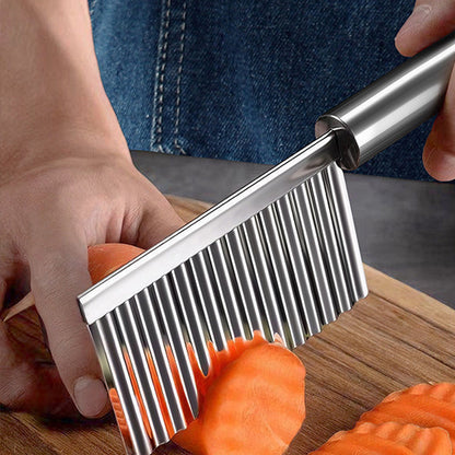 🔥 Crea Fette Creative! Goitali® Coltello Ondulato Ergonomico per Verdure – Facile da Riporre 🥔